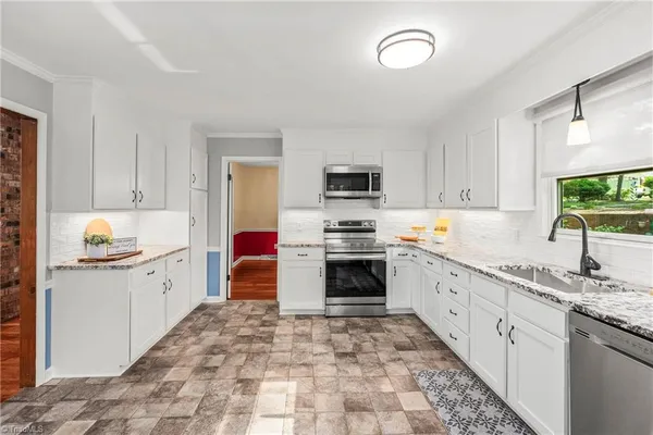 $435,000 | 108 Spillsbury Court, Clemmons, NC 27012