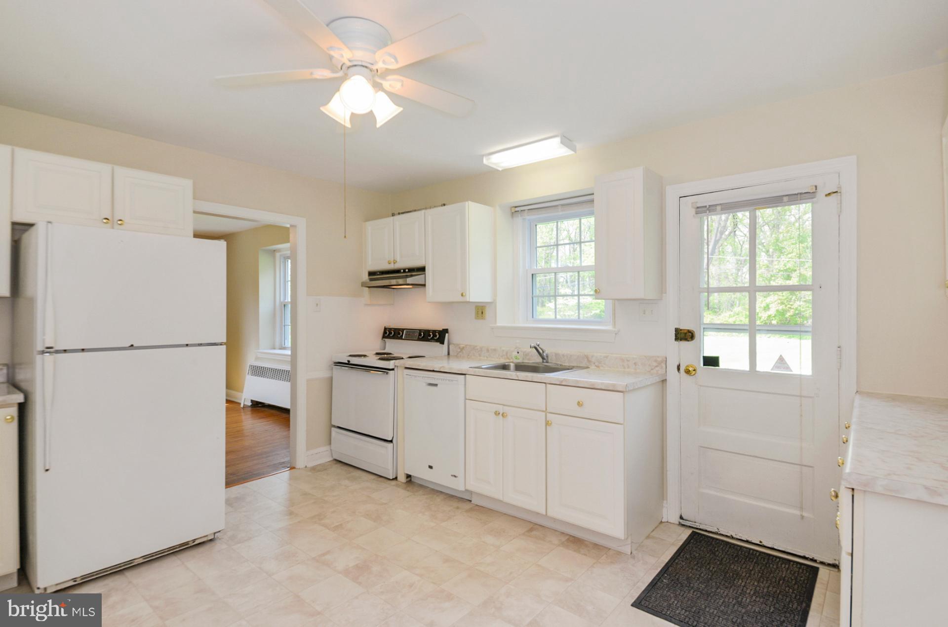 7 Meade Road Ambler, PA 19002 - Photo 9 of 35 kitchen