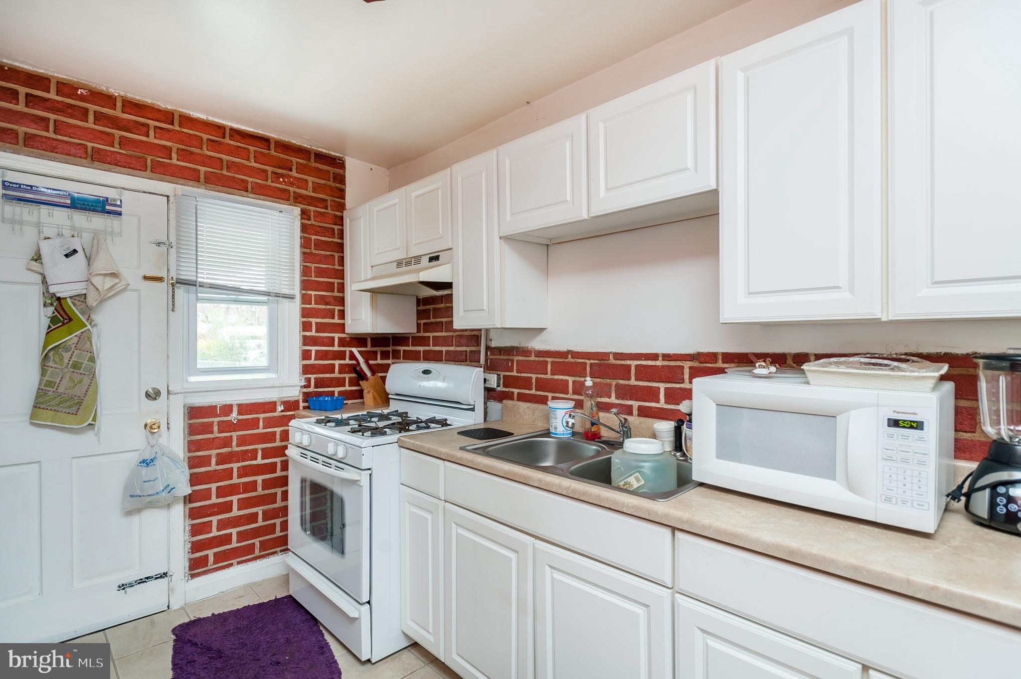 5530 Force Road Baltimore, MD 21206 - Photo 2 of 11 KITCHEN