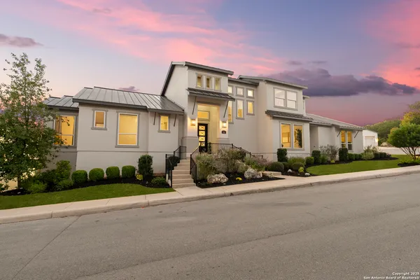 $1,100,000 | 302 Majestic Bluff, San Antonio, TX 78258