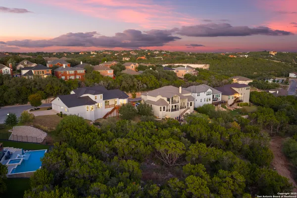 $1,100,000 | 302 Majestic Bluff, San Antonio, TX 78258