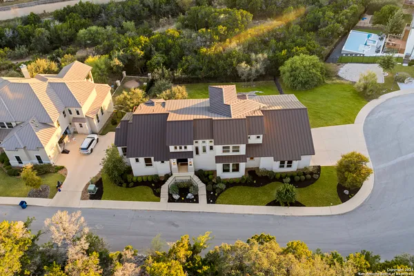 $1,100,000 | 302 Majestic Bluff, San Antonio, TX 78258