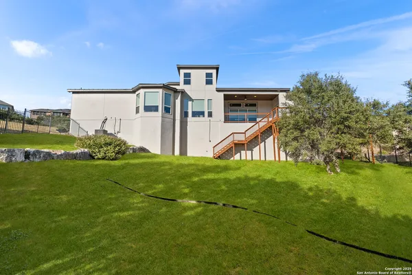 $1,100,000 | 302 Majestic Bluff, San Antonio, TX 78258