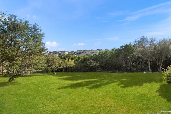 $1,100,000 | 302 Majestic Bluff, San Antonio, TX 78258