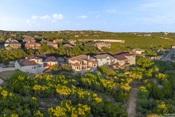 $1,100,000 | 302 Majestic Bluff, San Antonio, TX 78258