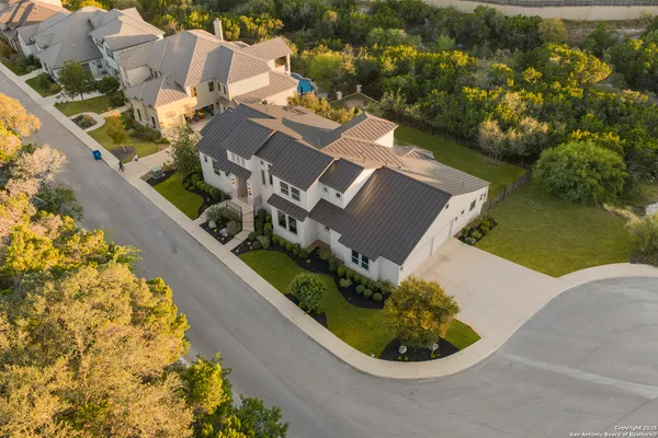 $1,100,000 | 302 Majestic Bluff, San Antonio, TX 78258