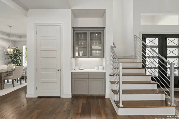 $1,100,000 | 302 Majestic Bluff, San Antonio, TX 78258