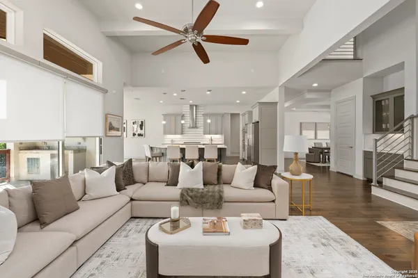 $1,100,000 | 302 Majestic Bluff, San Antonio, TX 78258