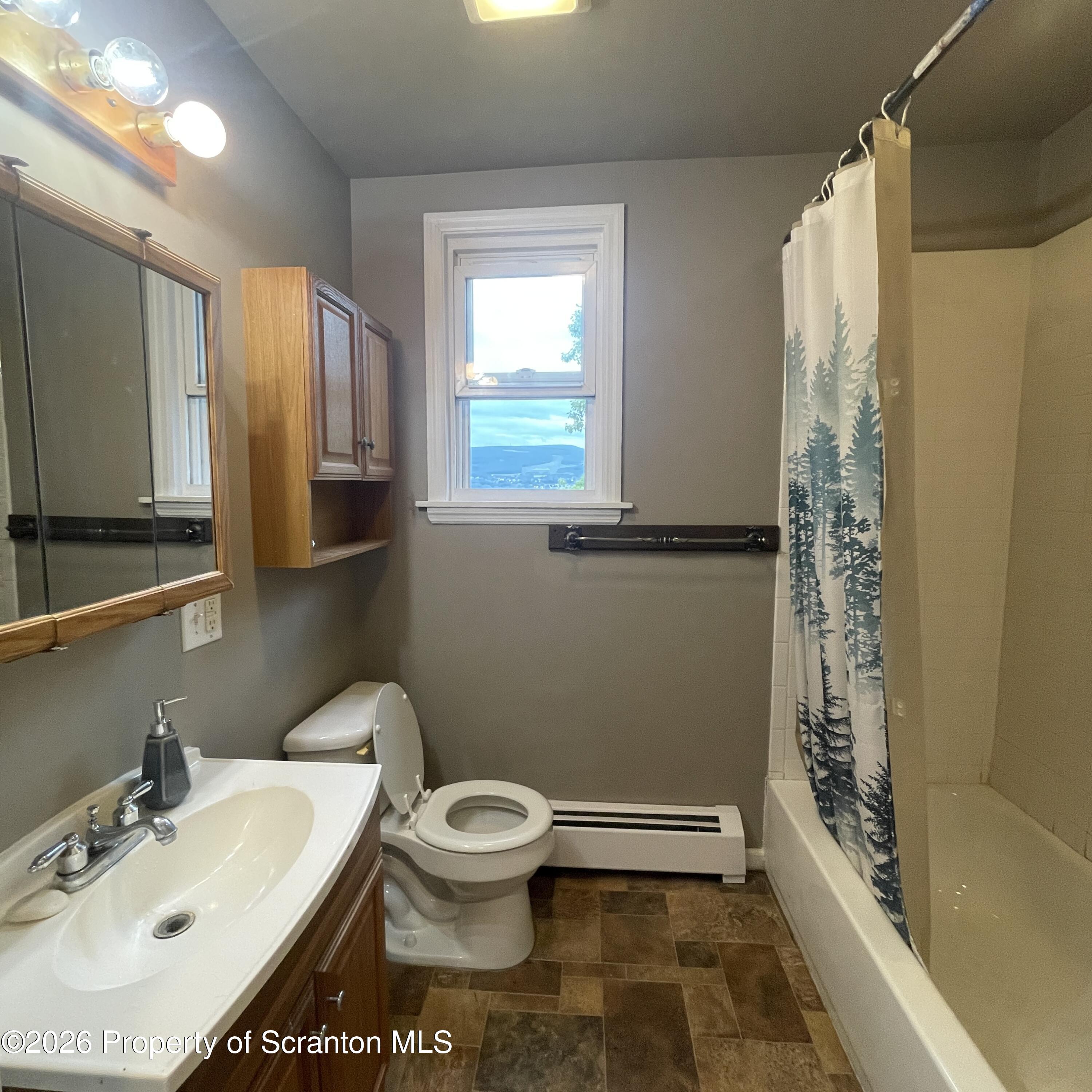 1007 Clay Avenue Scranton, PA 18510 - Photo 38 of 49 Apt 2 full bathroom