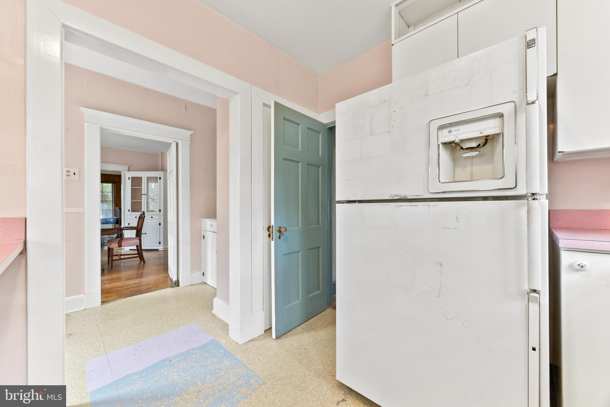 6405 Pinehurst Road Baltimore, MD 21212 - Photo 14 of 57