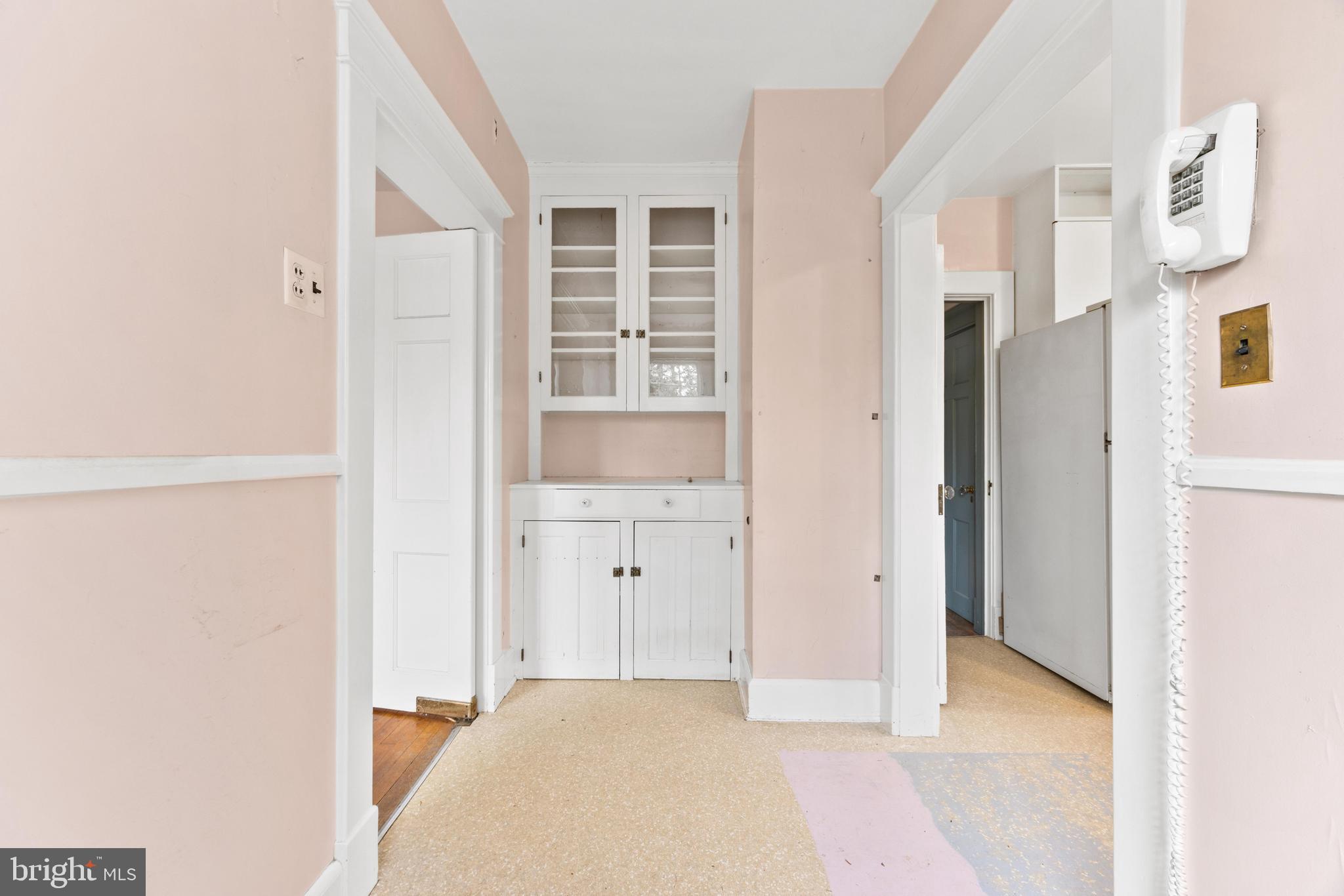 6405 Pinehurst Road Baltimore, MD 21212 - Photo 16 of 57