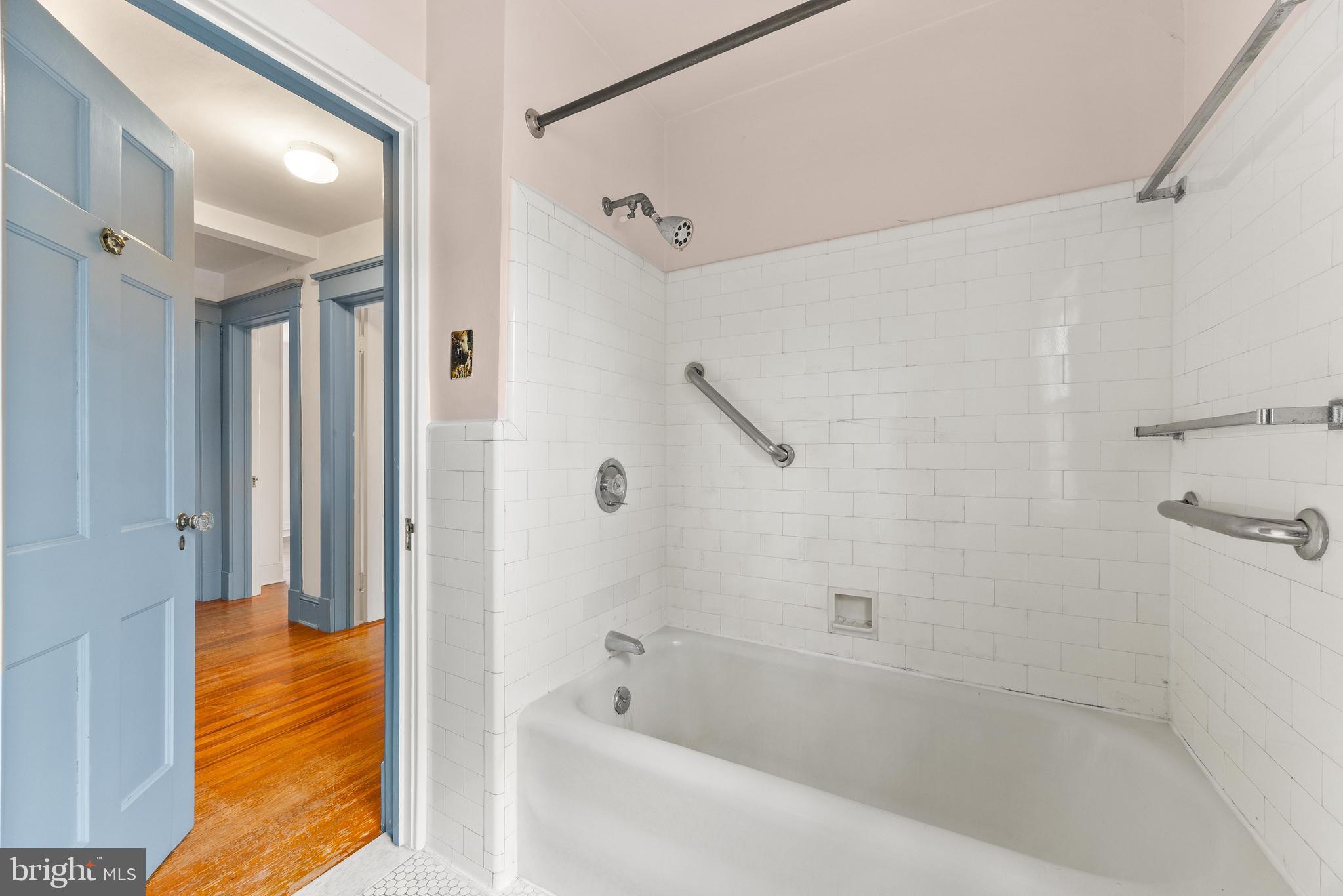 6405 Pinehurst Road Baltimore, MD 21212 - Photo 32 of 57