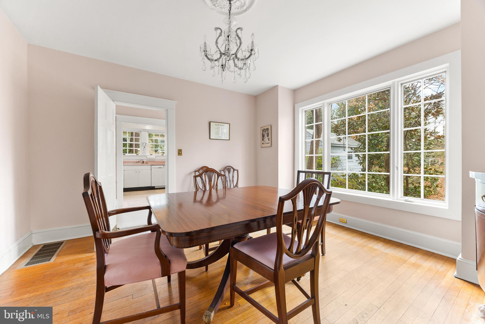 6405 Pinehurst Road Baltimore, MD 21212 - Photo 44 of 57