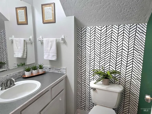 $355,000 | 1904 Tyler Street, Nampa, ID 83686