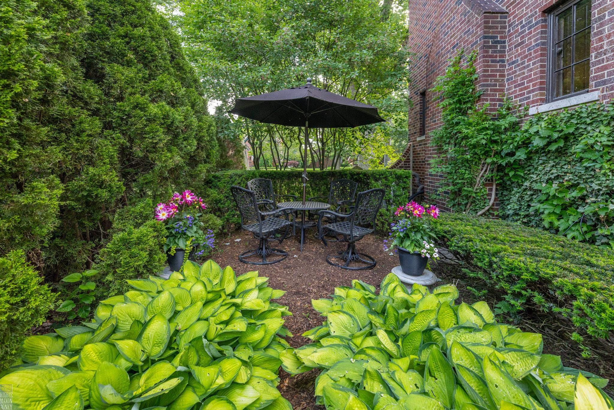 905 Pemberton Road Grosse Pointe Park, MI 48230 - Photo 4 of 34