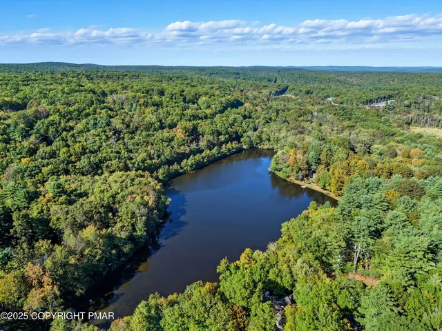 $449,500 | 114 Kemadobi Circle West, Dingmans Ferry, PA 18328