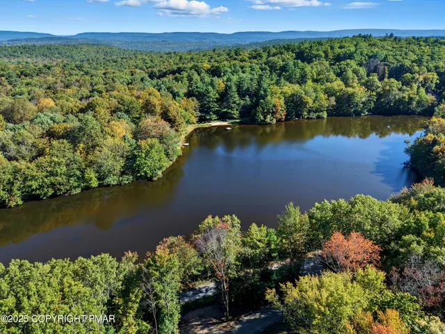 $449,500 | 114 Kemadobi Circle West, Dingmans Ferry, PA 18328