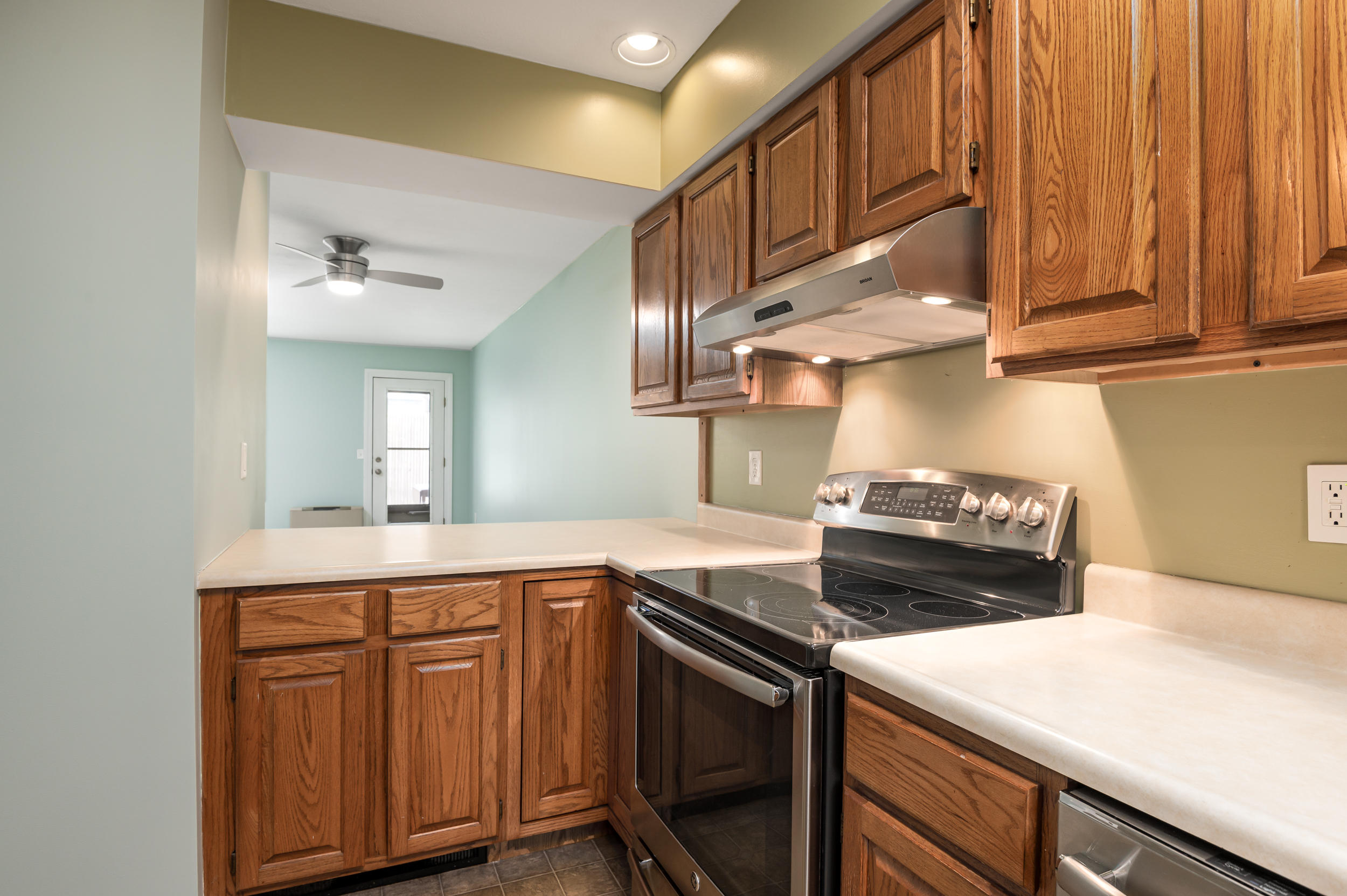 7 Old Salt Road, Unit 20 Old Orchard Beach, ME 04064 - Photo 11 of 38 7_old_salt-10