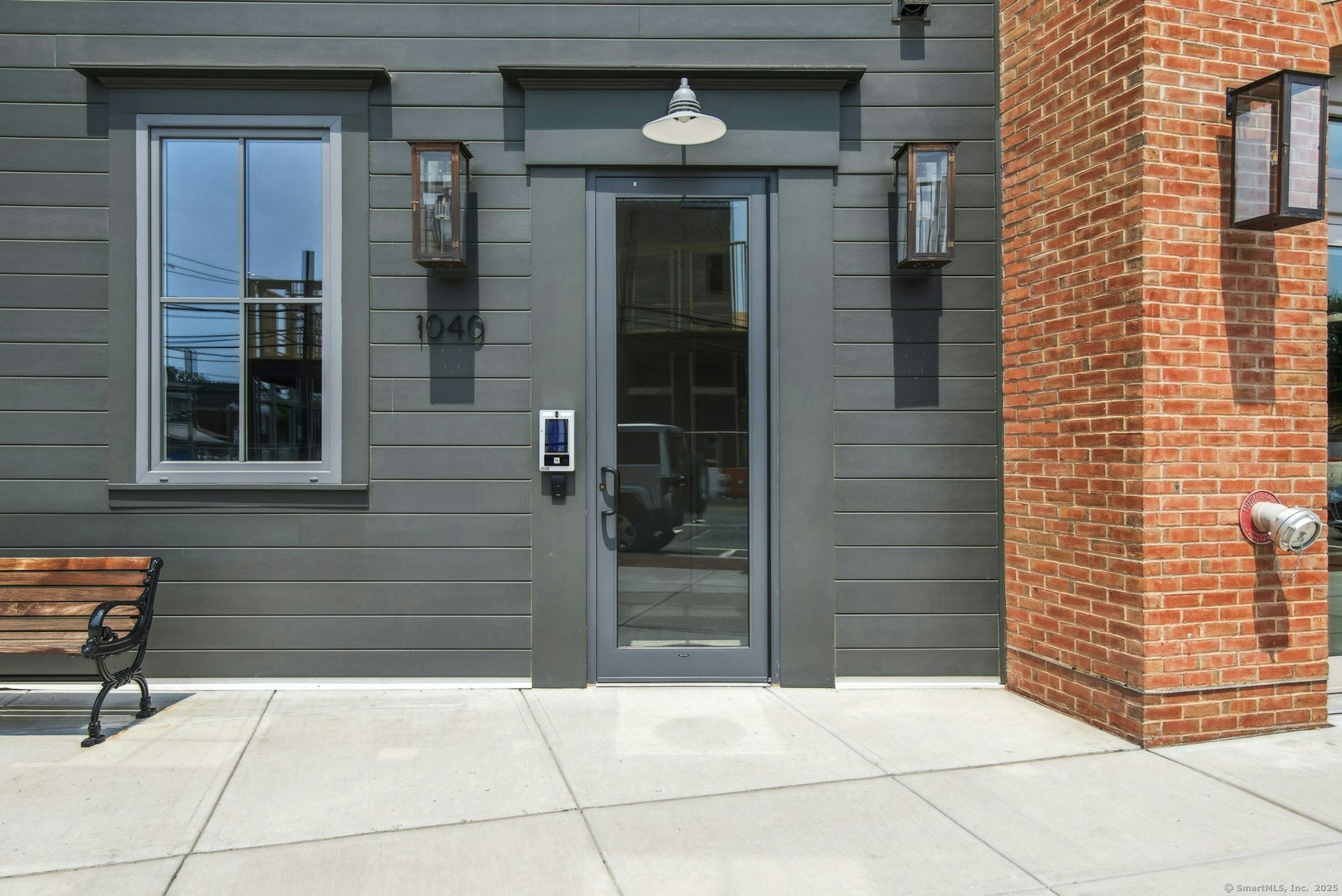 1040 Boston Post Road, Unit 304 Darien, CT 06820 - Photo 2 of 13