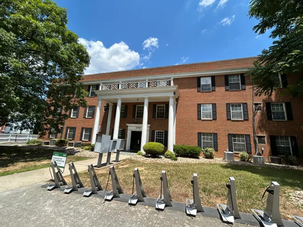 $950 | 379 Highland Avenue Southwest, Unit 303, Roanoke, VA 24016