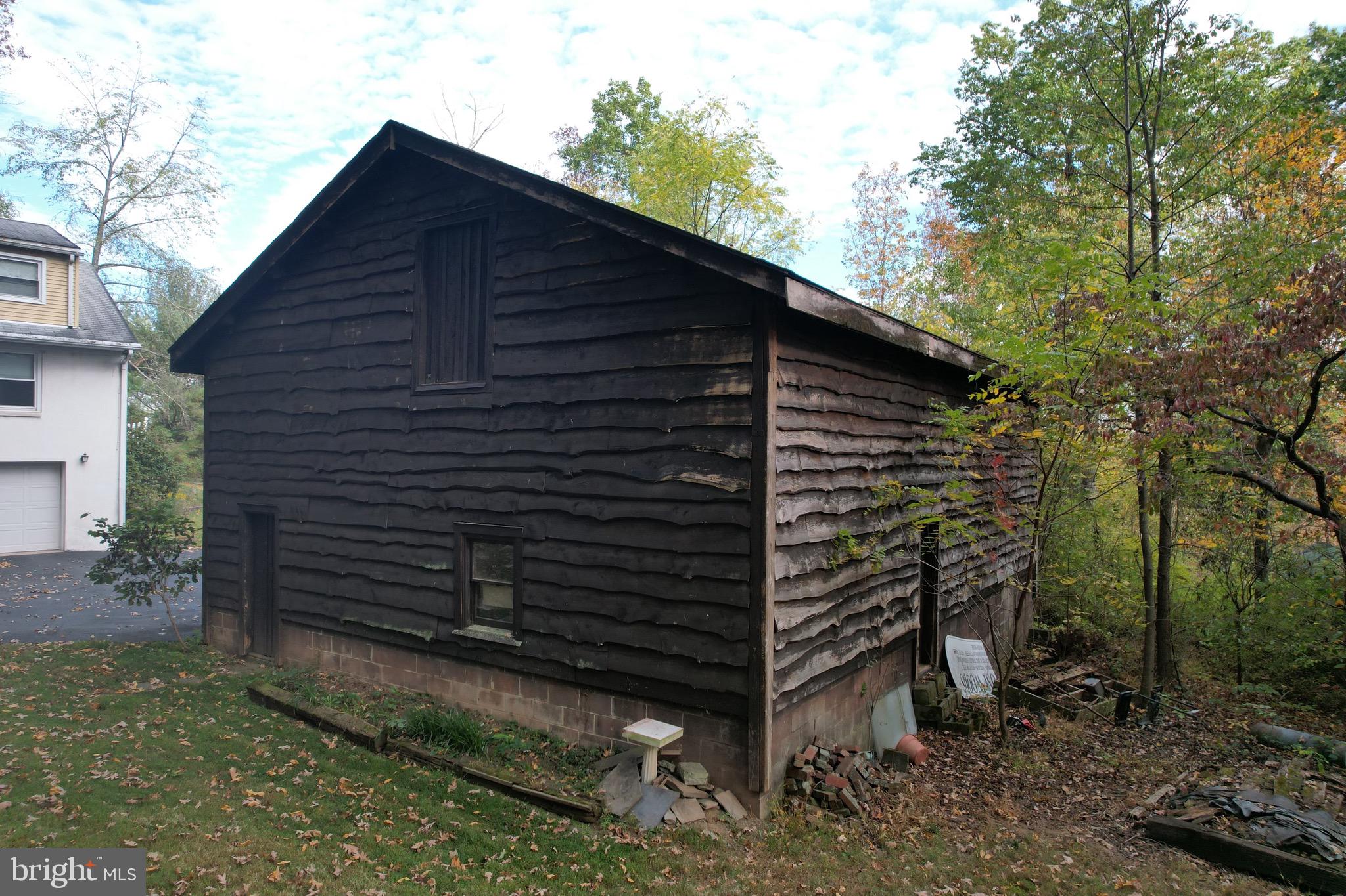 1086 Creamery Road Perkasie, PA 18944 - Photo 4 of 44 Detached Garage