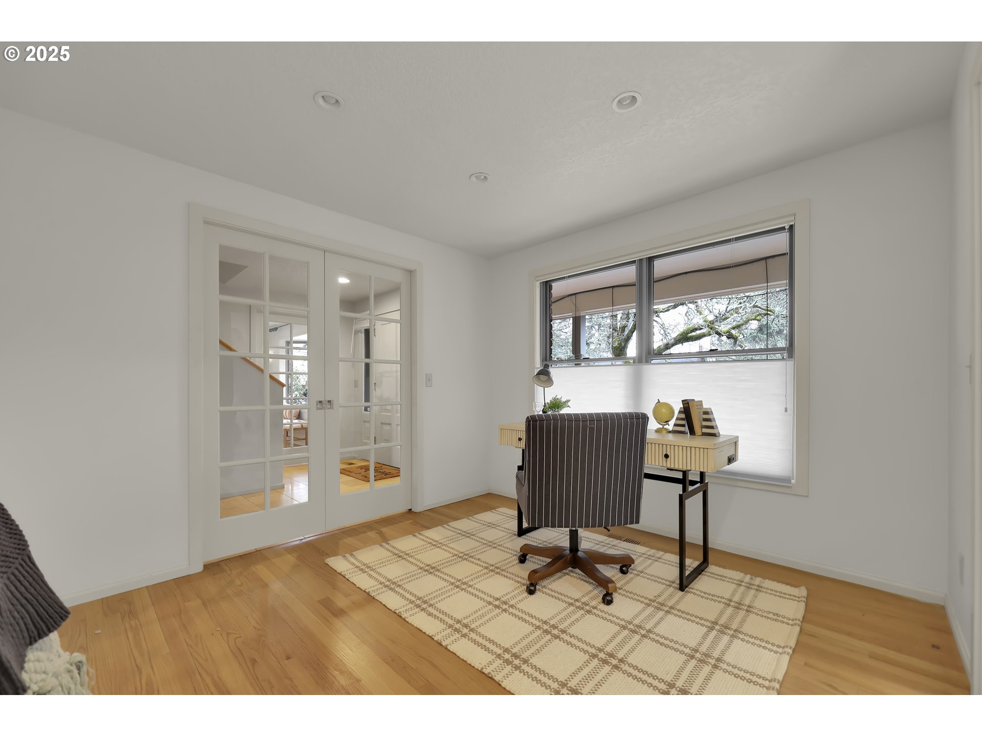 5147 Solar Heights Drive Eugene, OR 97405 - Photo 16 of 29 a living room with furniture and a window