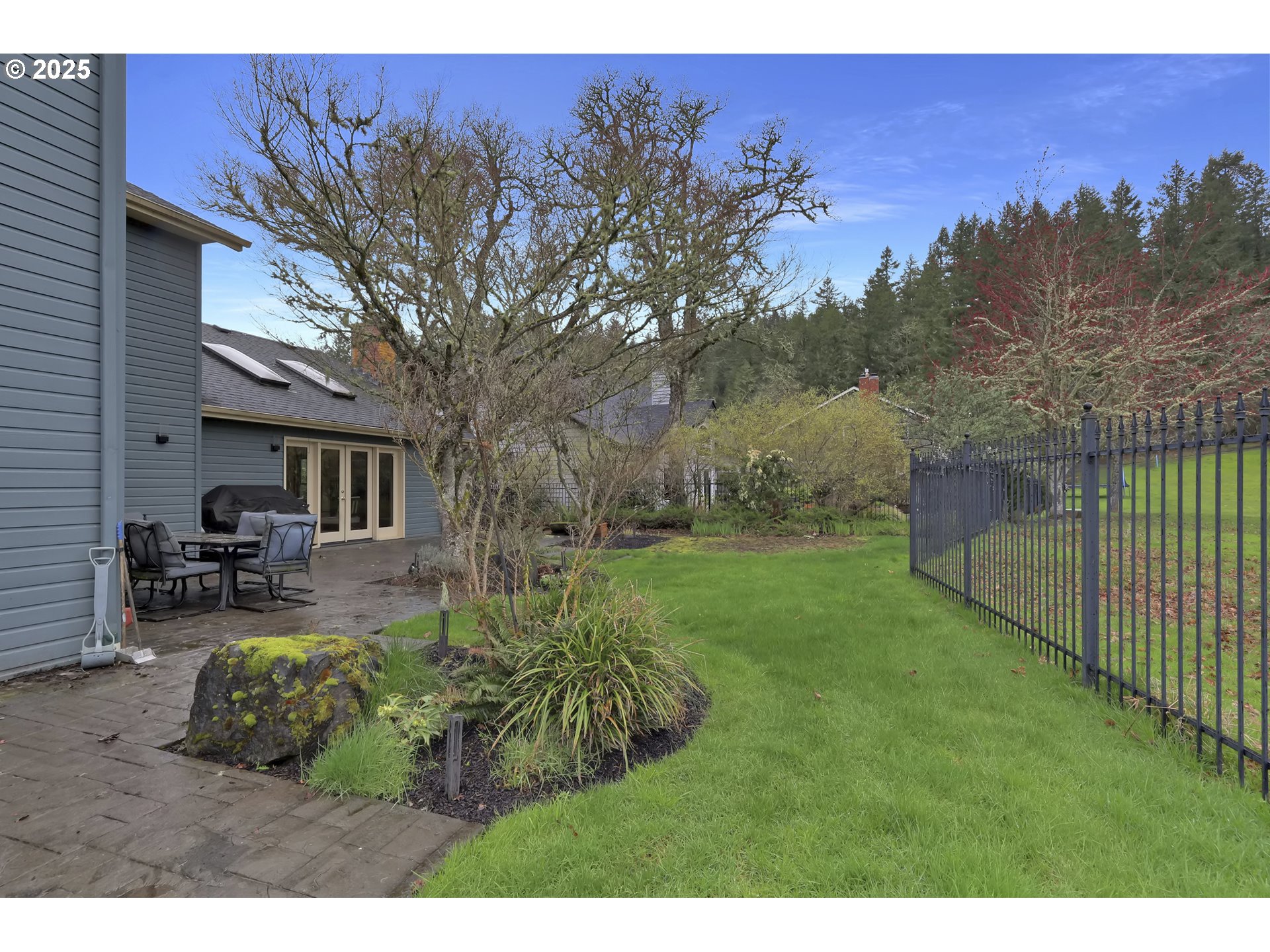 5147 Solar Heights Drive Eugene, OR 97405 - Photo 29 of 29 a view of a house with backyard and sitting area