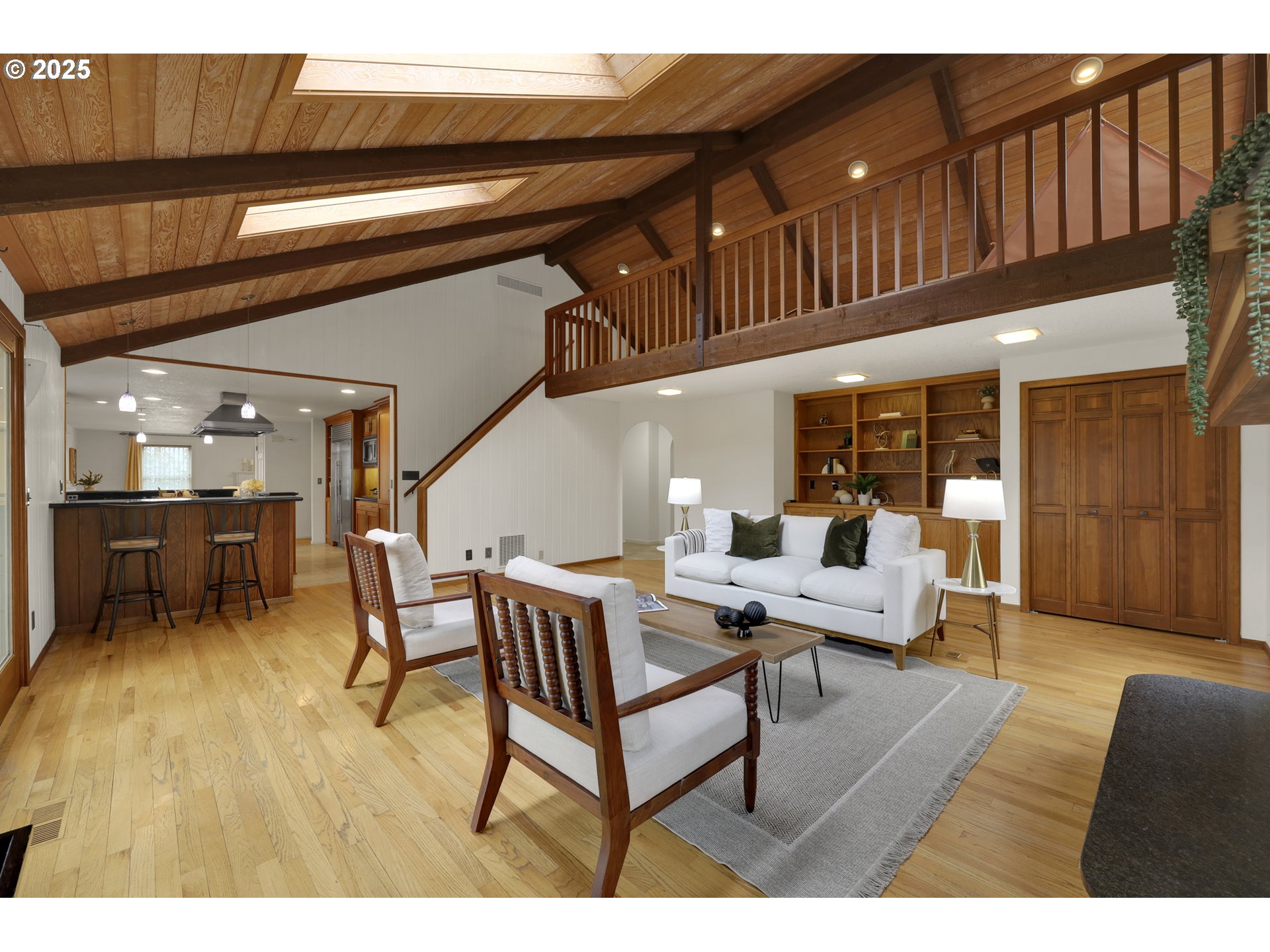 5147 Solar Heights Drive Eugene, OR 97405 - Photo 5 of 29 a living room with furniture