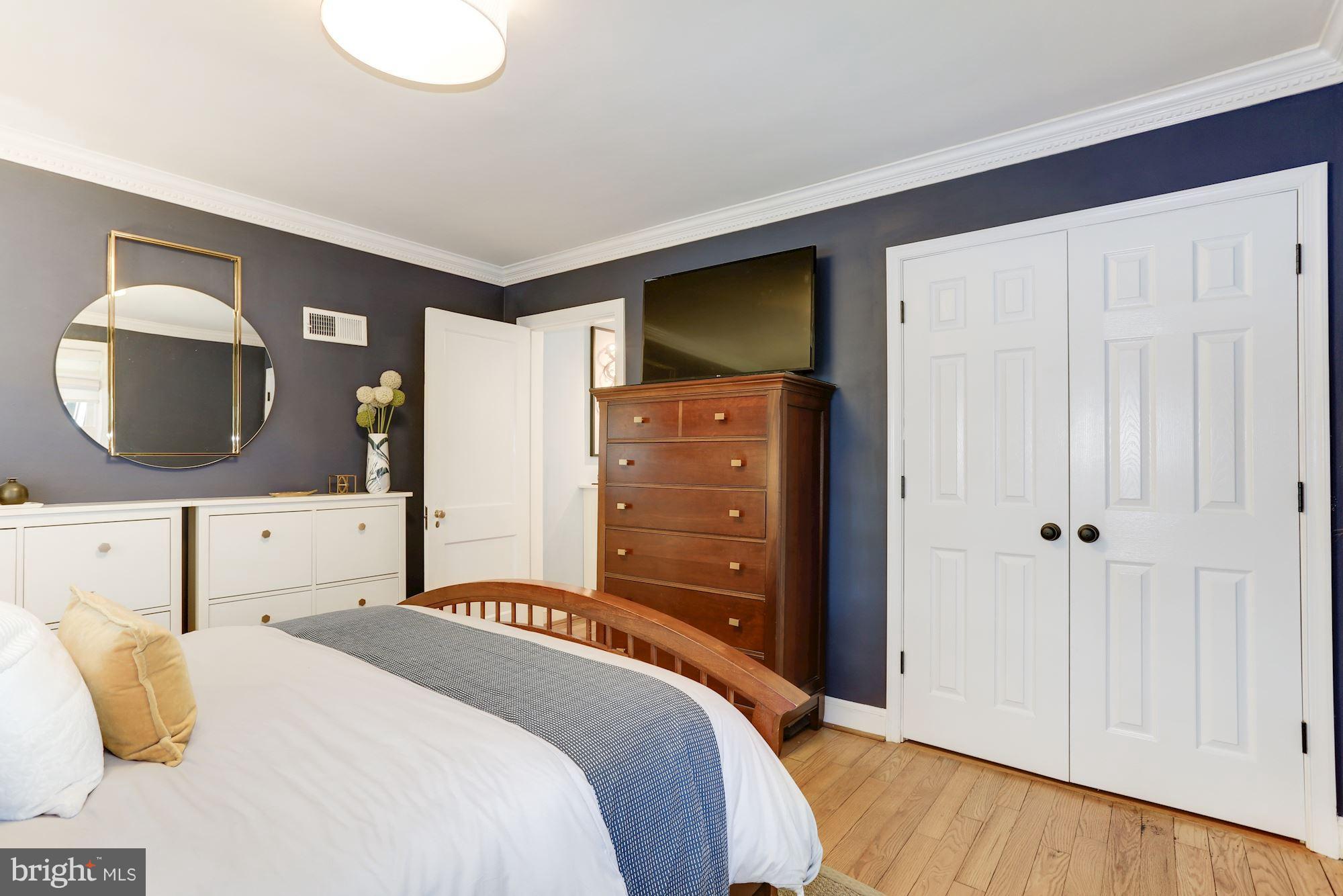 2014 Lansdowne Way Silver Spring, MD 20910 - Photo 8 of 20 Bath (Master)