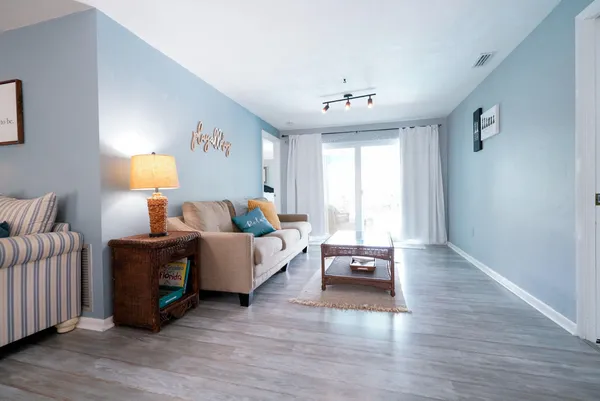 $3,800 | 1351 Oaklawn Court, Fort Myers, FL 33919