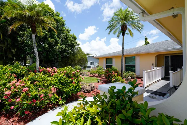 $3,800 | 1351 Oaklawn Court, Fort Myers, FL 33919