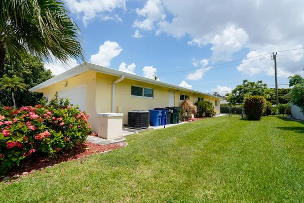 $3,800 | 1351 Oaklawn Court, Fort Myers, FL 33919