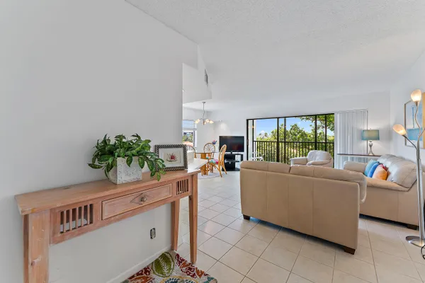 $2,400 | 1605 Highway 1, Unit C401, Jupiter, FL 33477