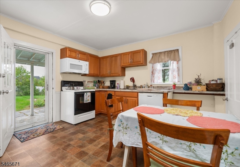 9 Hoffman Road Lebanon, NJ 08833 - Photo 9 of 18 Gallery Image 9