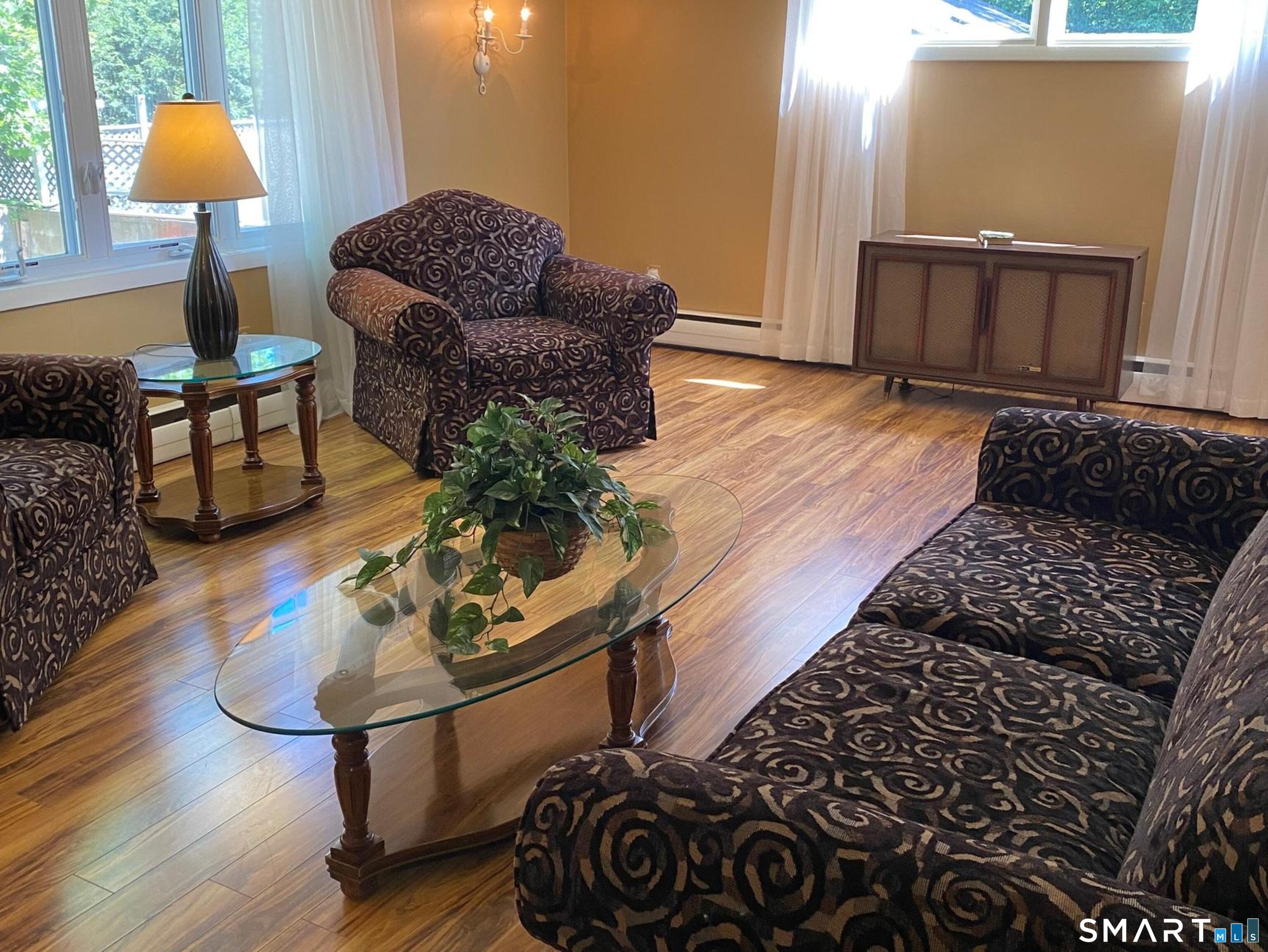 8 Commodore Street Norwich, CT 06360 - Photo 4 of 38