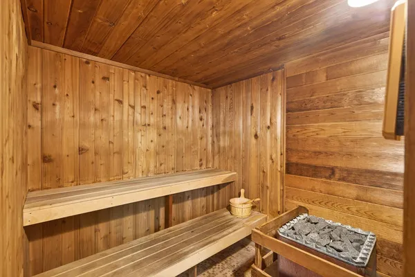 $149,900 | 1304 West Medicine Lake Drive, Unit 119, Plymouth, MN 55441