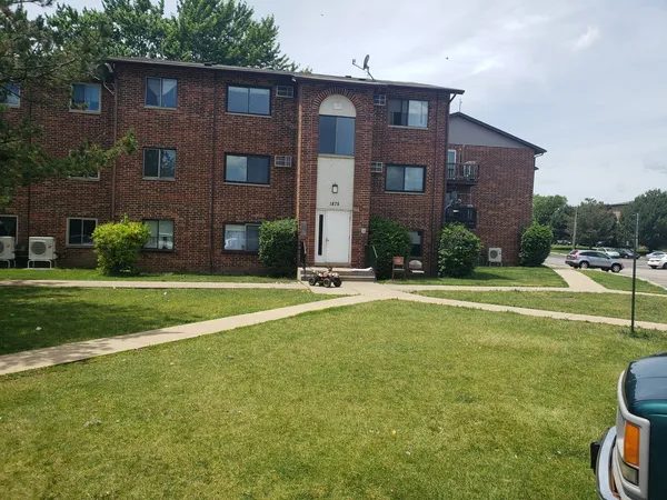 $999,000 | 1875 North Green Lane North, Palatine, IL 60074
