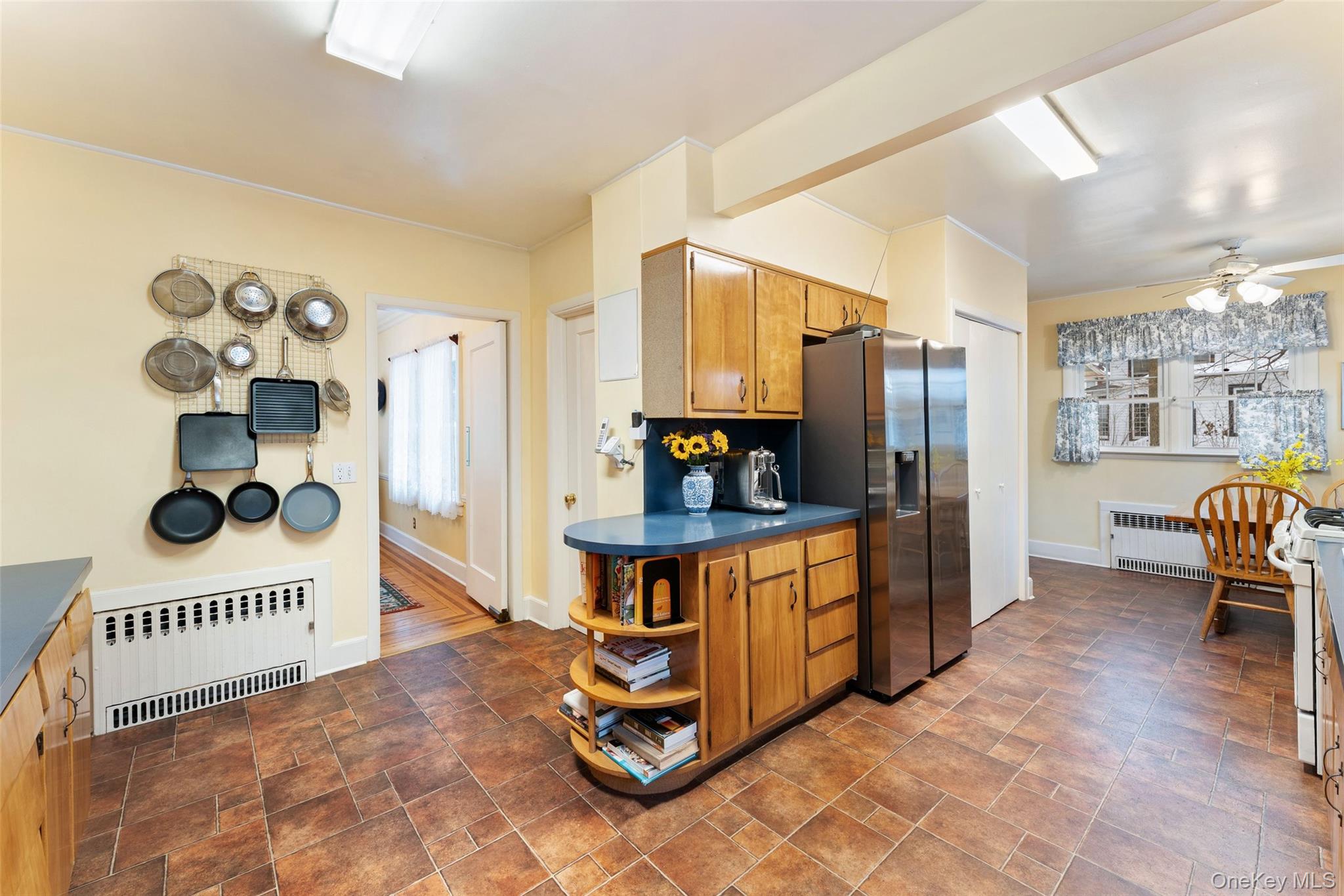 18 Tunstall Road Scarsdale, NY 10583 - Photo 11 of 32 Kitchen with access to Dining Room