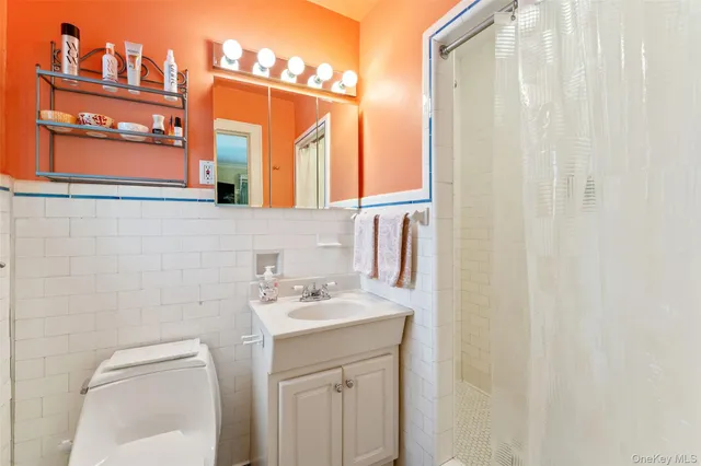 $1,795,000 | 18 Tunstall Road, Scarsdale, NY 10583