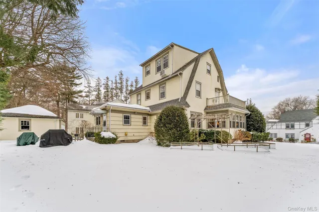 $1,795,000 | 18 Tunstall Road, Scarsdale, NY 10583