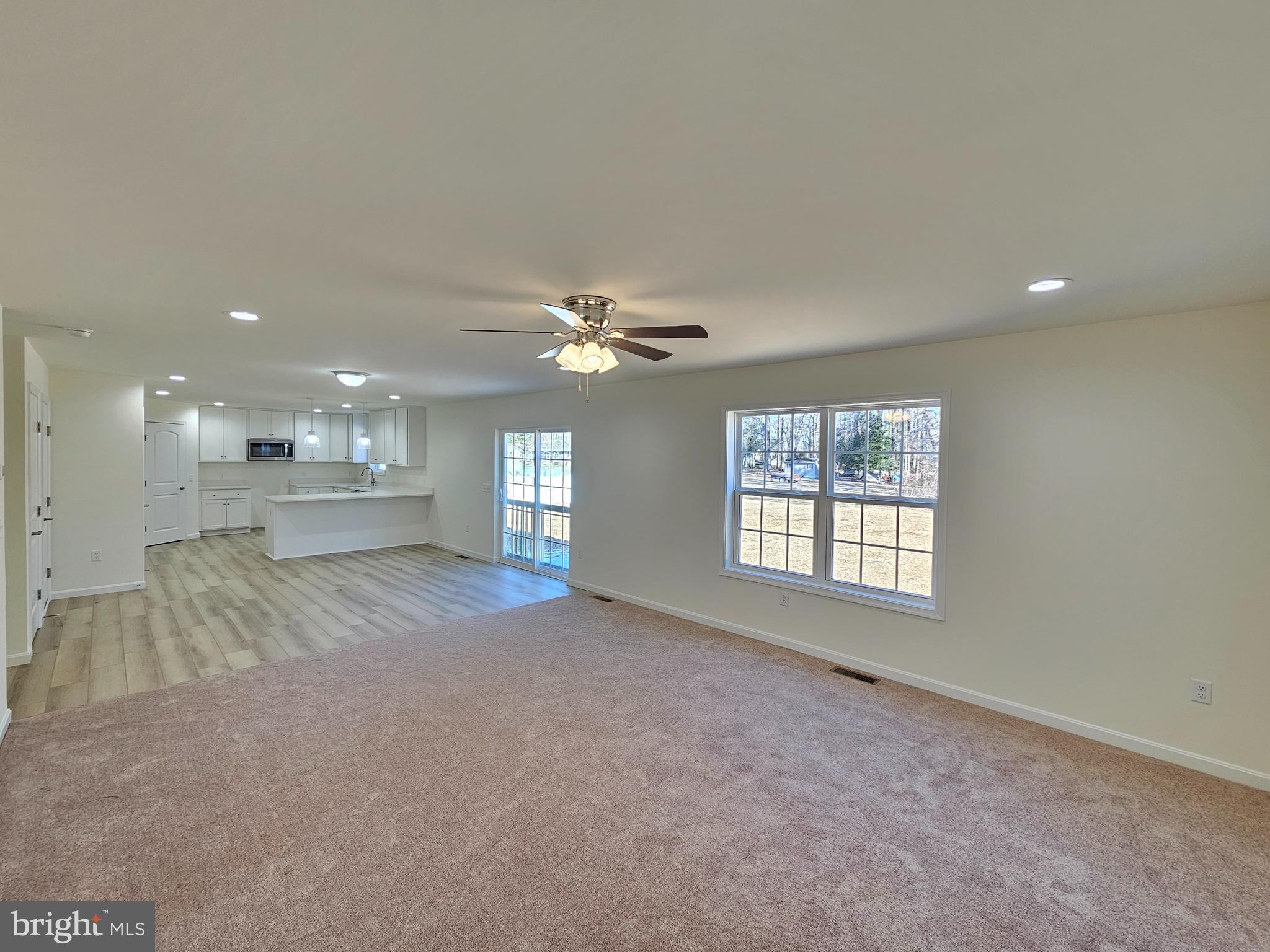 903 Hunting Quarter Road Houston, DE 19954 - Photo 4 of 12 Family Room