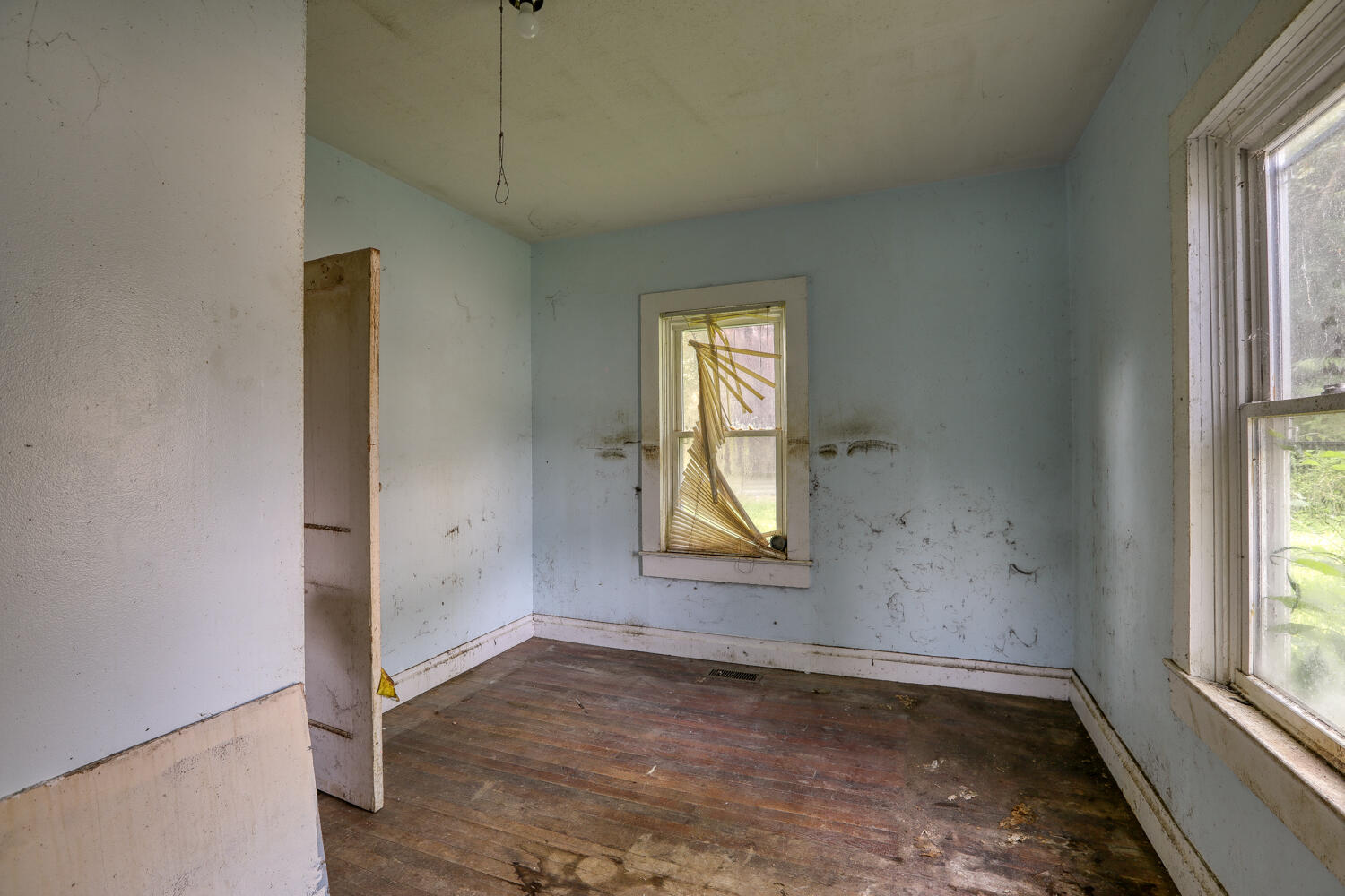 745 Sugar Hollow Road Elizabethton, TN 37643 - Photo 13 of 18 BG. 745 Sugar Hollow. Eliz MLSb (7 of 14
