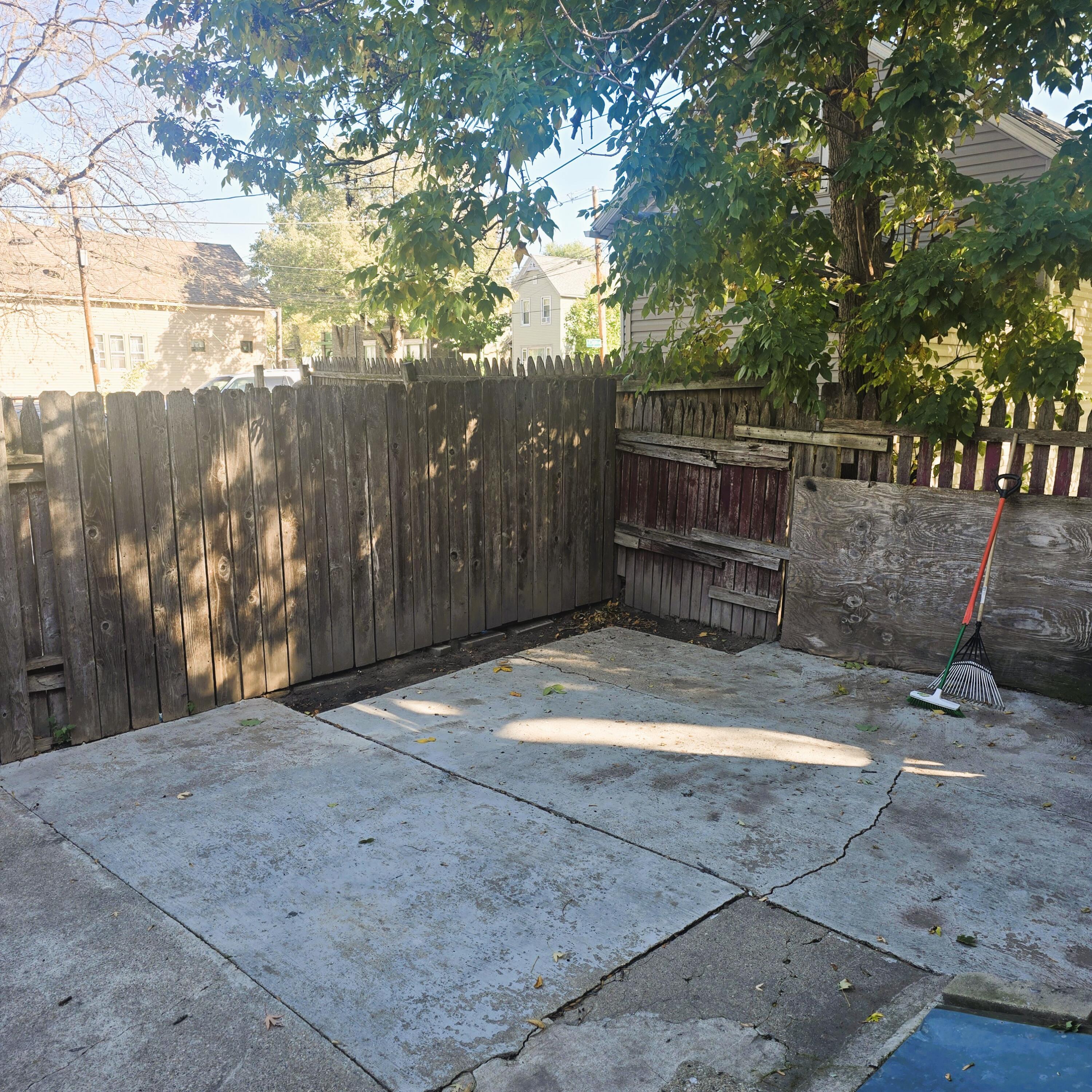 1206 West Scott Street Milwaukee, WI 53204 - Photo 2 of 11 1206 W Scott Fenced yard