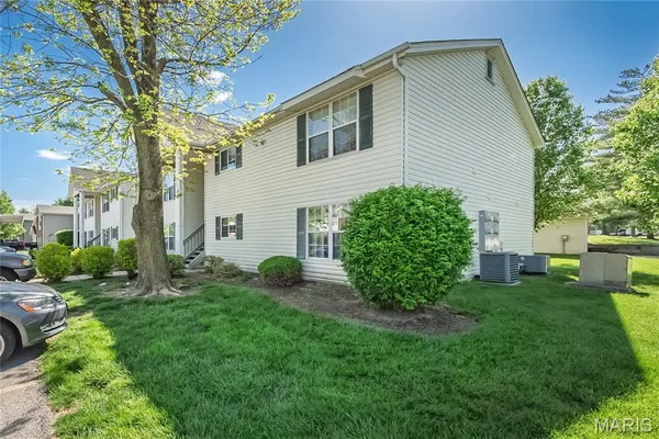 $185,000 | 703 Sugar Glen Drive, Unit 4, St. Peters, MO 63376