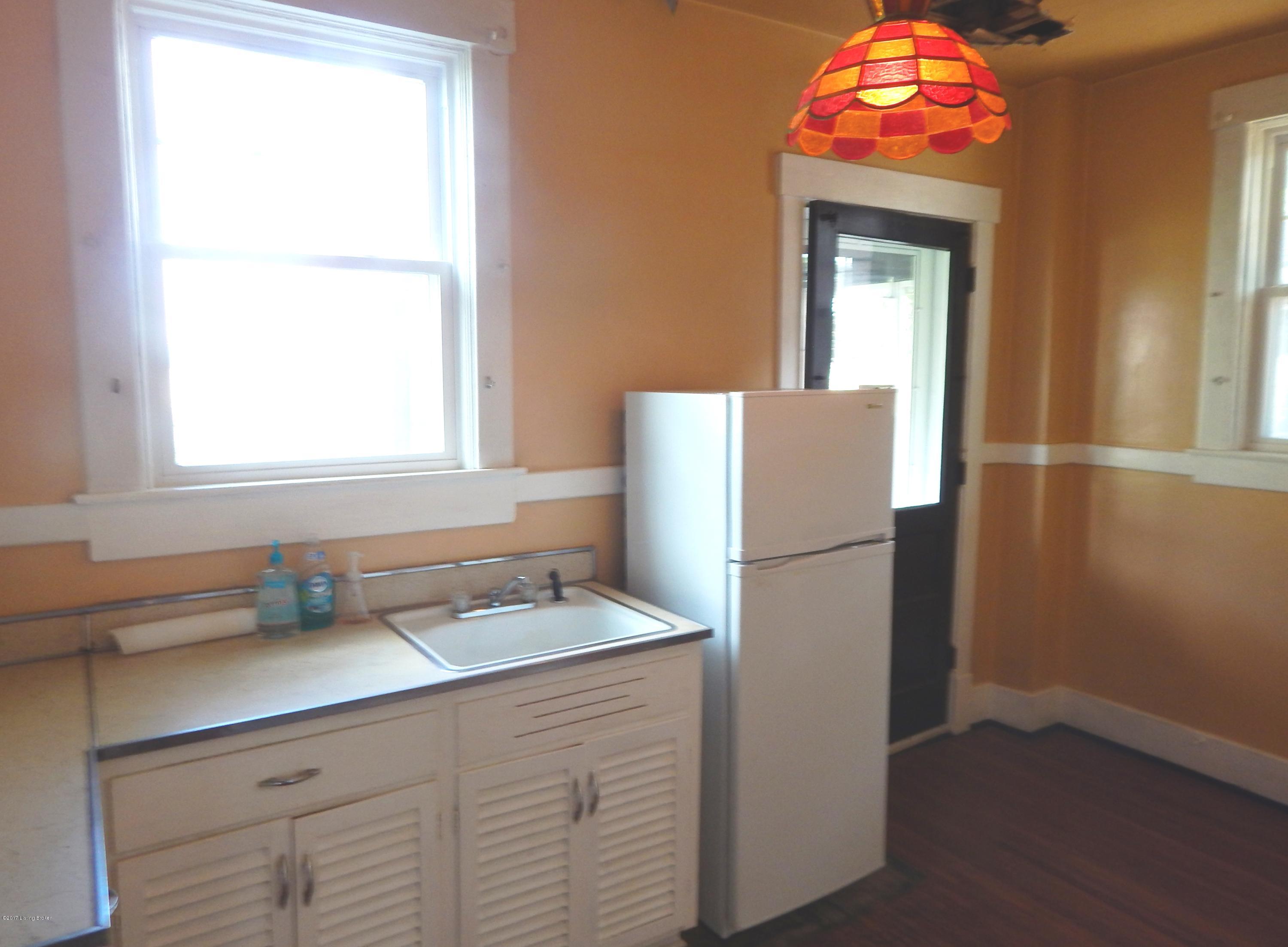 3411 Lexington Road Louisville, KY 40207 - Photo 8 of 12 Kitchen