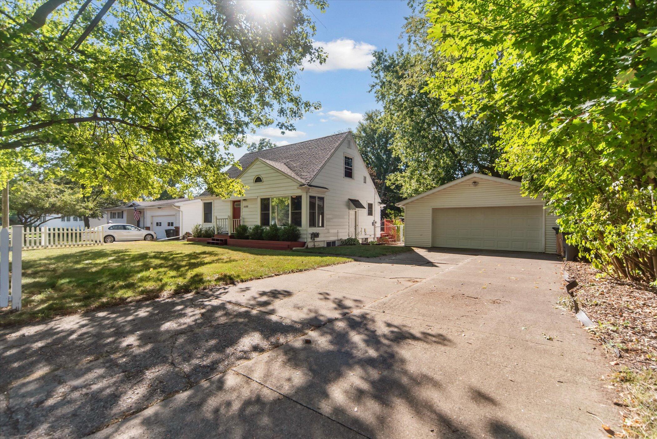 1608 Haslett Road East Lansing, MI 48823 - Photo 1 of 30 05-1608-Haslett-Rd-East-Lansing-