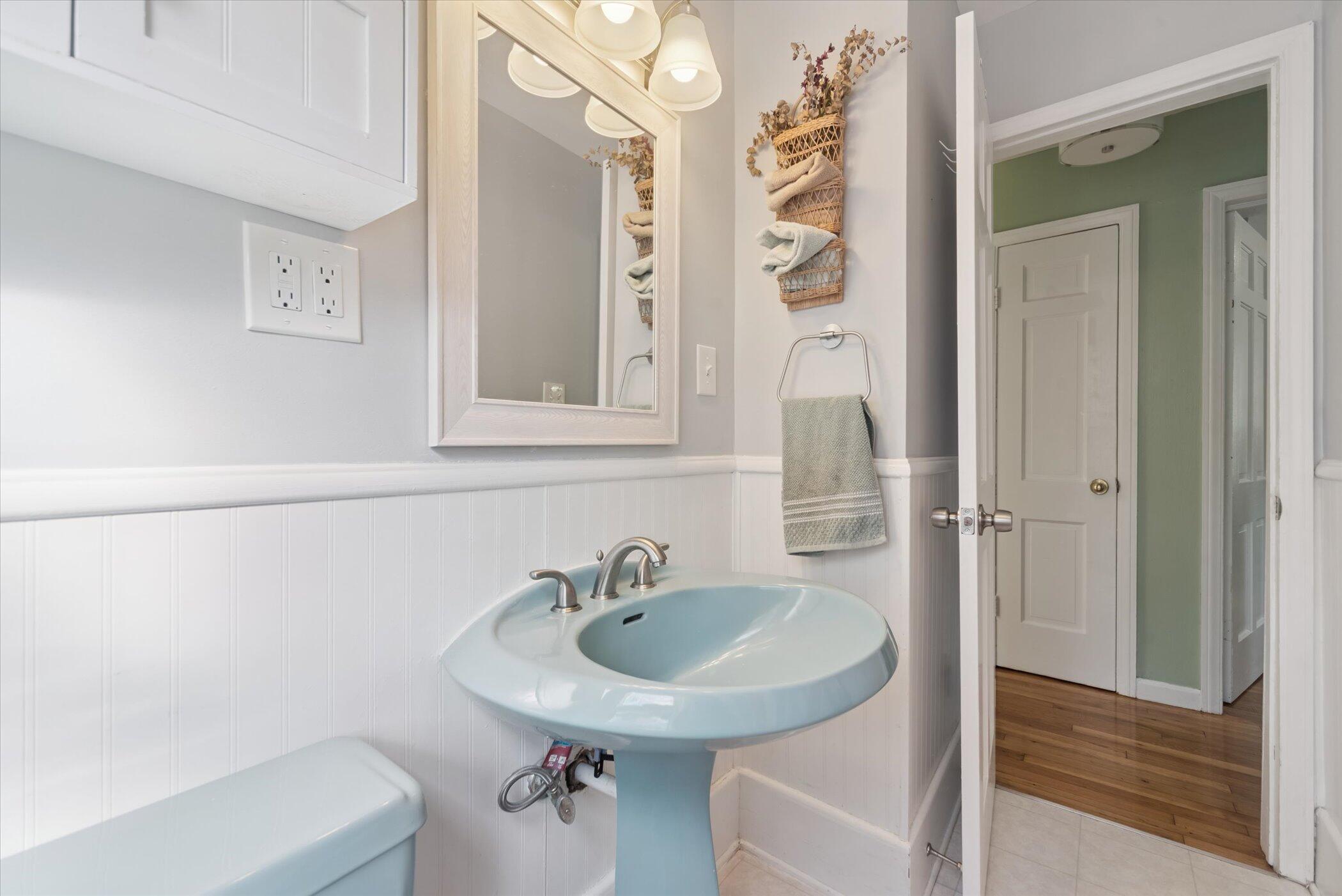 1608 Haslett Road East Lansing, MI 48823 - Photo 7 of 30 10-1608-Haslett-Rd-East-Lansing-MI-Windo