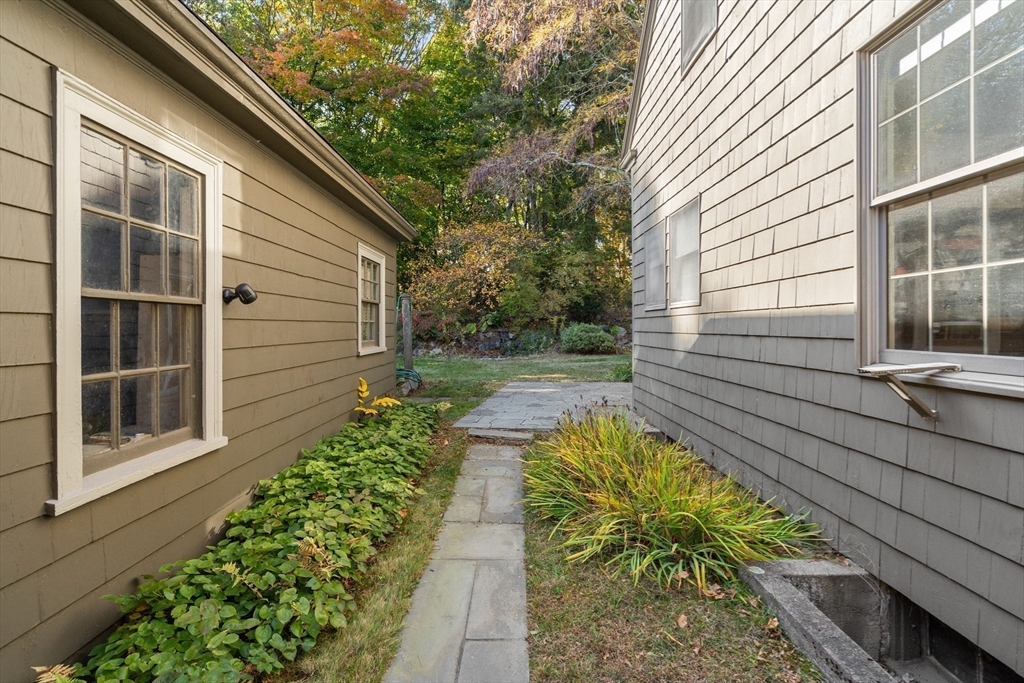 20 Ashton Road Attleboro, MA 02703 - Photo 27 of 39 Gallery Image 27