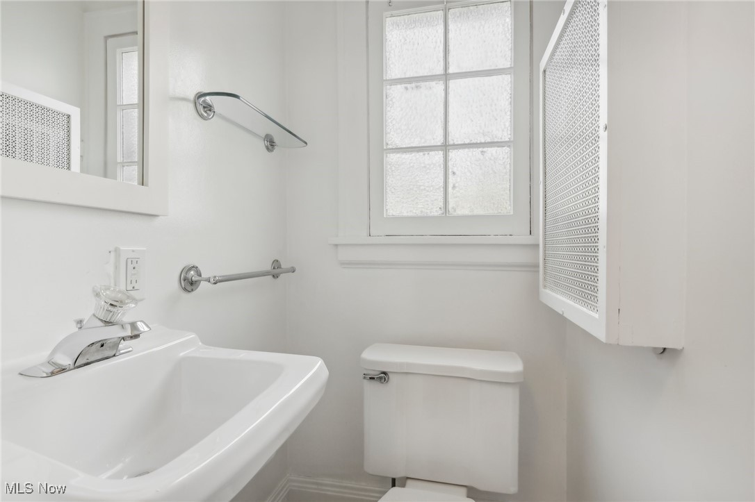 3191 Warrington Road Cleveland, OH 44120 - Photo 16 of 41 first floor half bathroom