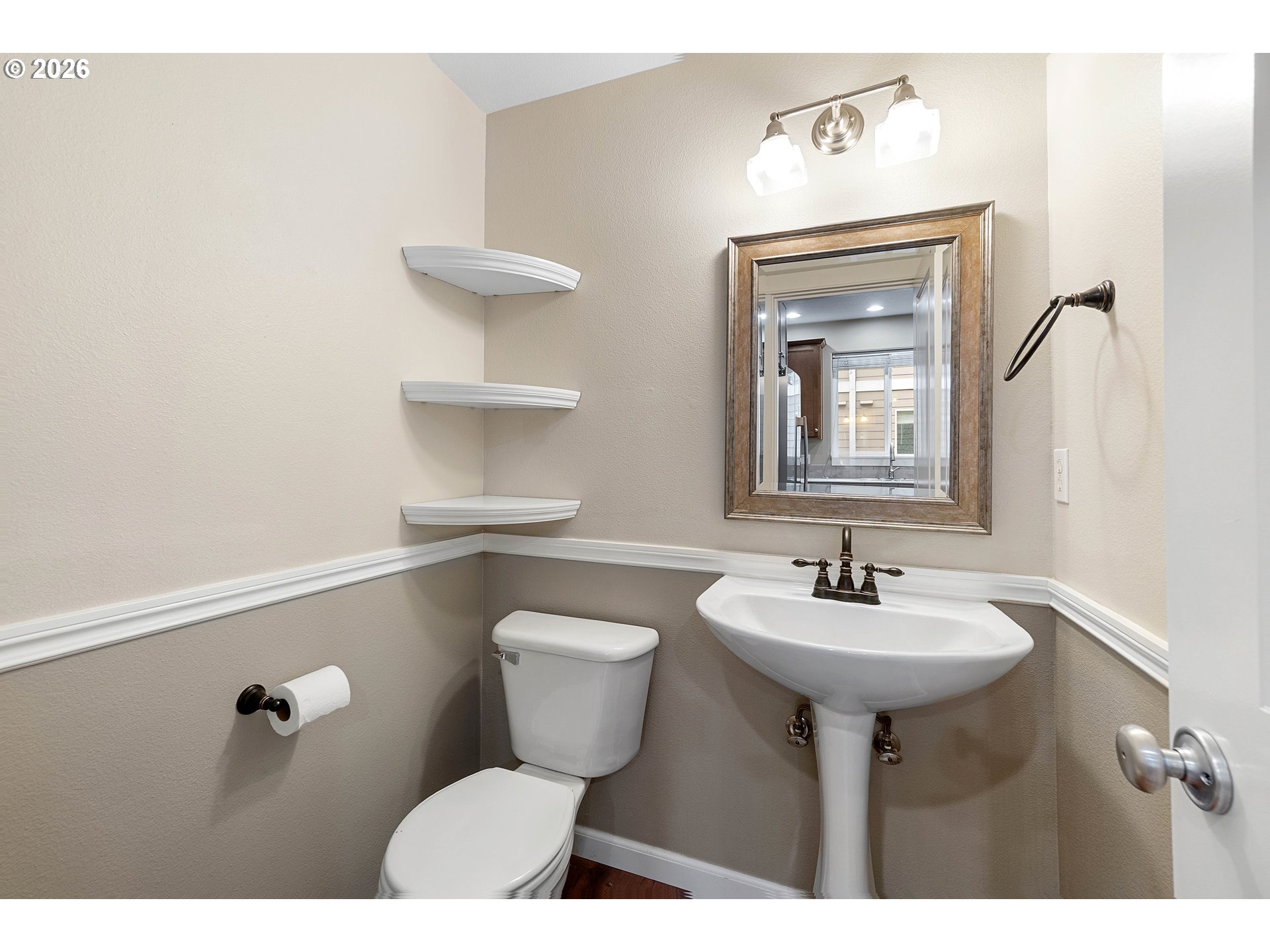 15964 Southwest Mortondale Lane Beaverton, OR 97006 - Photo 13 of 34